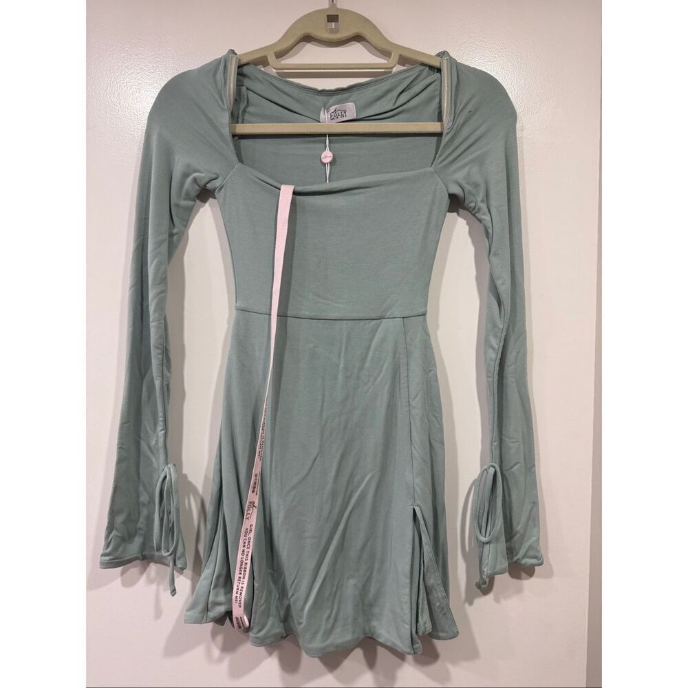 Oh Polly size 0 long sleeve light blue dress
